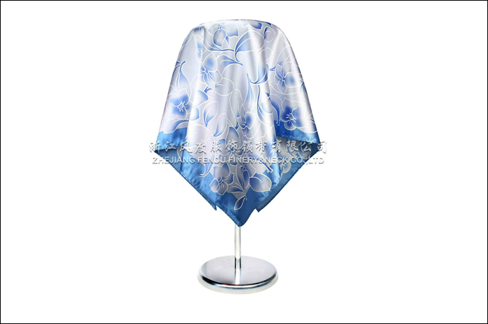 十堰人民医院 仿丝中方巾 规格：60x60cm