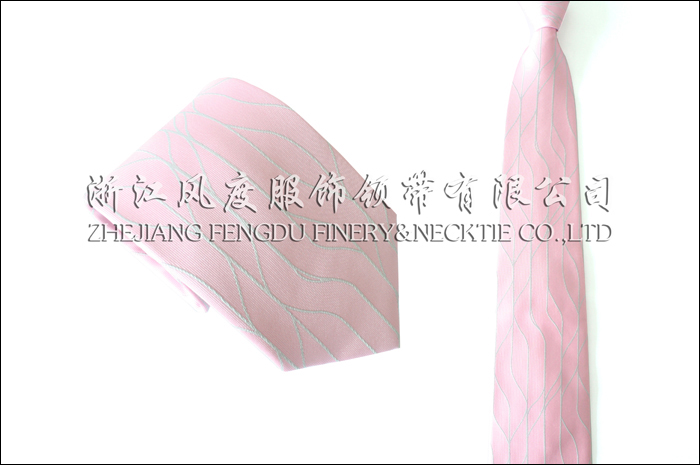 宜兴市吉鑫国际贸易有限公司 色织涤丝哔咔漫画

