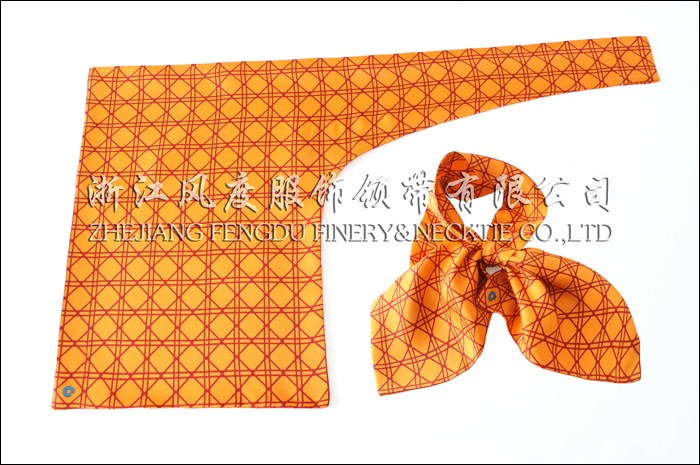 服销部展厅 真丝双层刀型丝巾
